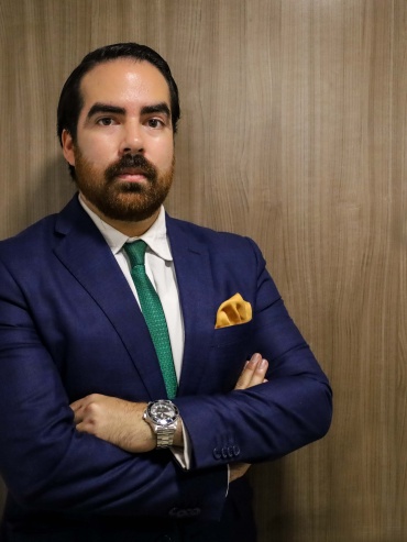 Abg. Julián Fernández